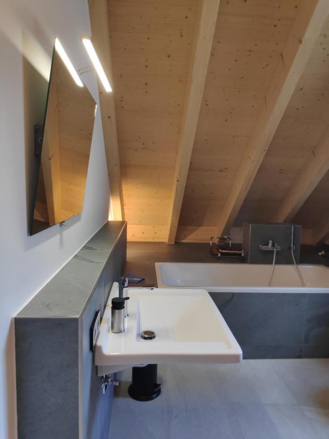 Ferienwohnungen Und Zimmer In Reutlingen-Goenningen ภายนอก รูปภาพ