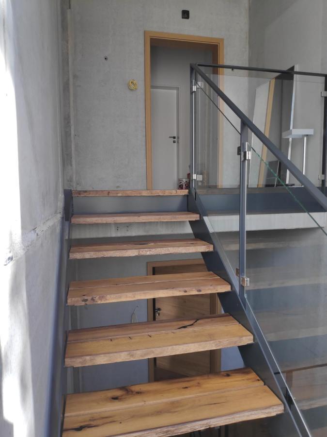 Ferienwohnungen Und Zimmer In Reutlingen-Goenningen ภายนอก รูปภาพ