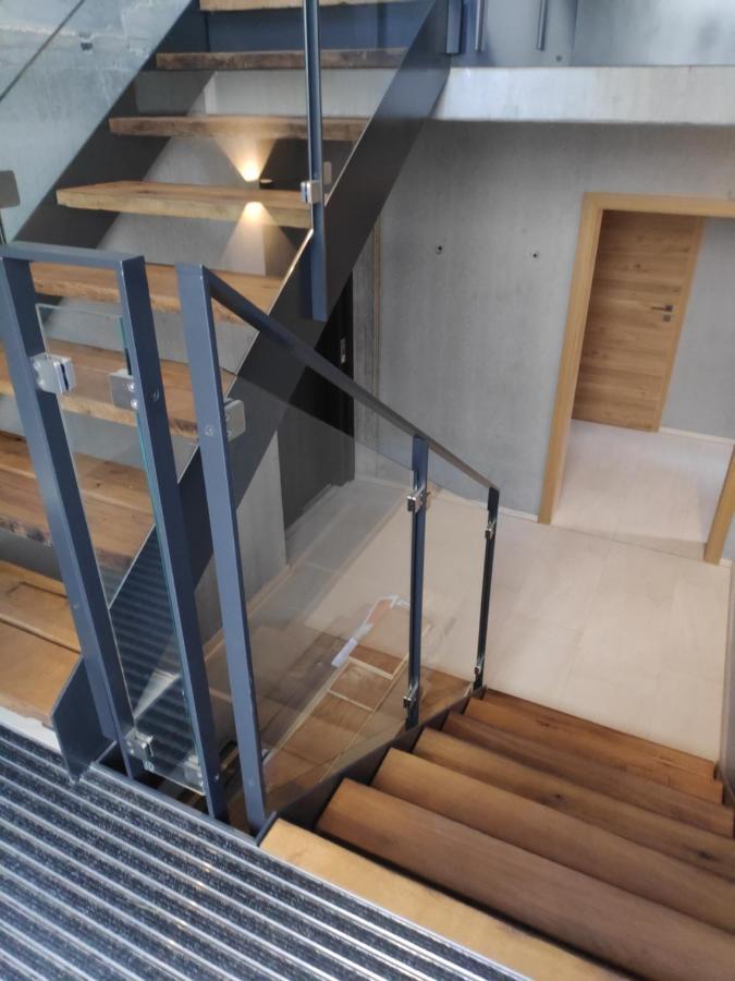Ferienwohnungen Und Zimmer In Reutlingen-Goenningen ภายนอก รูปภาพ