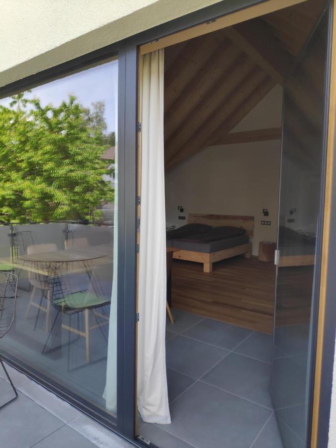 Ferienwohnungen Und Zimmer In Reutlingen-Goenningen ภายนอก รูปภาพ