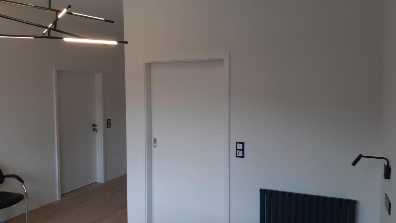 Ferienwohnungen Und Zimmer In Reutlingen-Goenningen ภายนอก รูปภาพ